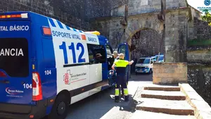 Auxilian a una peregrina inglesa en Pamplona tras precipitarse por las escaleras del Portal de Francia