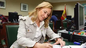 Beltrán presenta su credencial de diputada con el compromiso de “llevar al Congreso la voz de Navarra”