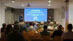 Una charla explica en Pamplona cómo funciona  la plataforma 'Wikipedia' y cómo colaborar con ella