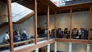 Un recorrido por la exposición 'Hambre de justicia - Alimentando la solidaridad' por el aniversario del Paris 365