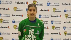 La historia de la pamplonesa Maite Zugarrondo: se retira del balonmano para hacerse cargo de sus sobrinas