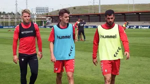 Osasuna convoca a los chavales del filial Aimar Oroz y Javi Martínez para recibir a la UD Las Palmas