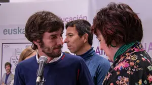 PSN se une a Geroa Bai y Bildu para permitir a Podemos conformarse como una agrupación en el Parlamento