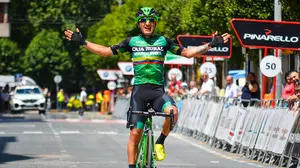 El corredor ecuatoriano Jefferson Cepeda gana la última etapa en Estella y se lleva la Vuelta a Navarra