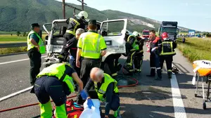 Herido el conductor de un cami&oacute;n de basura en Imarcoain tras impactar por detr&aacute;s con otro gran veh&iacute;culo