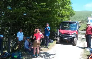 Rescatado un peregrino japonés con una herida en la pierna mientras pasaba por Burguete hacia Santiago