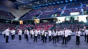 La Pamplonesa pone en pie a 7.000 niños: "Se me han saltado las lágrimas al ver los miles de pañuelos"