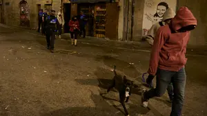 Noche de tensión en Pamplona: los okupas de Jarauta huyen tras una paliza a un hostelero y acusados de violación
