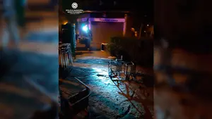 Incendio nocturno: prenden fuego a varios elementos de la terraza de una conocida cafetería de Pamplona