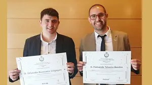 Premian a dos estudiantes navarros por sus trabajos de investigación sobre satélites y ciberinteligencia