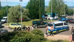 Largas filas, rotondas colapsadas y un atropello: un sindicato navarro denuncia el caos de las OPE de maestros