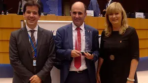 Navarra recibe en Bruselas un premio europeo por su estrategia para fomentar el emprendimiento