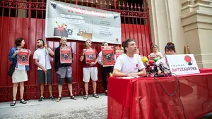 Los antitaurinos piden a las peñas de San Fermín convertirse en sus 'aliados' para dejar a Pamplona sin toros