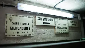 Un paseo por el subsuelo de Pamplona: así son las galerías desde las que se controla la ciudad durante las fiestas