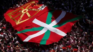 Maya asegura que se podrá ir al Chupinazo con una ikurriña o cualquier otra bandera