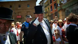 Asirón dice que si la ikurriña "crispa" durante los Sanfermines se está "cerca del fascismo"