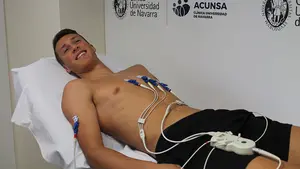 Los jugadores de Osasuna pasan las primeras pruebas médicas antes de iniciar la pretemporada en Tajonar