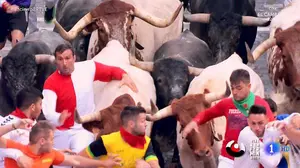 No engaña nadie: otro mozo intenta evitar la multa quitándose la camiseta y termina cazado por la Policía Municipal