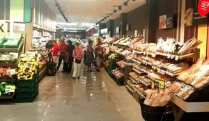 El renovado supermercado de la Rochapea que apuesta por el producto navarro y la cercan&iacute;a con el consumidor