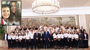 El rey Felipe VI recibe a dos jóvenes navarras: se encuentran entre los 50 alumnos más brillantes de España