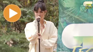 Natalia Lacunza presenta nueva canción en un festival de bienvenida a los aspirantes de la próxima edición de OT