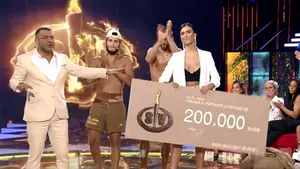 Sofía Suescun cede el testigo de ganador a Omar Montes y se convierte en la protagonista de la final de Supervivientes 