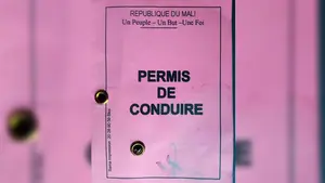 Falsea un carn&eacute; de Mali para conducir: imputan a un vecino de Peralta por enga&ntilde;ar a los agentes