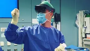 La medicina desde otro punto de vista: utilizan gafas de realidad aumentada durante una operación en Navarra