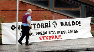 El Gobierno amenaza: multas a los ayuntamientos que permitan homenajes y recibimientos a etarras