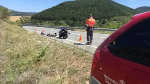 Herido un hombre de 30 años al sufrir un accidente con su motocicleta en una carretera junto a Aibar