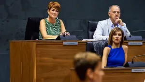 "Se mueve en la ambigüedad": Bildu crítica a Chivite, pero se abstendrá para hacerla presidenta de Navarra