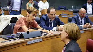 El discurso íntegro de María Chivite: 36 folios de vaguedades y cariño al nacionalismo vasco