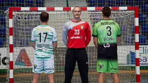 Un diseño "más cañero": los jugadores del Helvetia Anaitasuna lucen las equipaciones para la temporada 2019-20