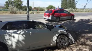 Un vecino de Carcastillo sin carné de conducir y ebrio sufre un accidente y se sale de la vía en Caparroso