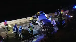 Brutal accidente entre Pamplona y Cordovilla: un herido grave en una colisión frontal en la cuesta de la Universidad
