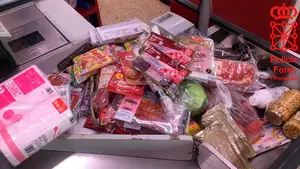 Usaban un bebé para robar comida en Tudela: detienen a cuatro personas por saquear varios 'super'