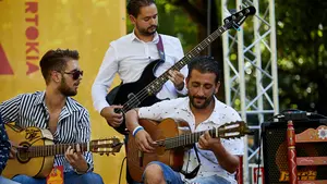 Música y palmas a pie de calle: la 'Jam Flamenca' llena de buen ambiente la capital navarra
