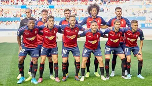 El Barcelona pone a prueba la fortaleza de El Sadar, donde Osasuna acumula 26 partidos sin perder