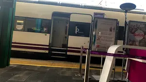 Partidos y asociaciones muestran su "rotunda" oposición al cierre de las ventanillas en las estaciones de tren navarras