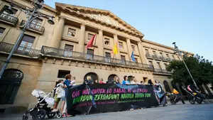 El abogado de Chivite se opone a devolver el IRPF a las madres que la socialista prometió en campaña