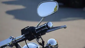 Sin carné de conducir, sin casco y se da a la fuga sobre una moto: imputan a un menor de edad en Sesma