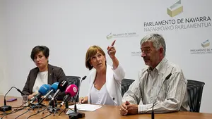 Los aliados del Gobierno se contradicen: Barkos dice que "no es posible" la devolución del IRPF a la madres