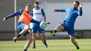 Con la vista puesta en Valladolid: los 'rojillos' regresan al trabajo para preparar el cuarto partido de liga
