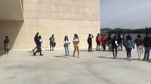 La emoción del primer día, por duplicado: 900 jóvenes comienzan el curso en el nuevo centro de Salesianos de Sarriguren