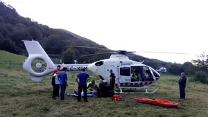 Accidente en quad: trasladado en helicóptero al hospital tras caerse por un barranco en Urdax
