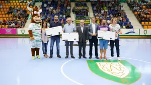 Las mejores imágenes del partidazo de la liga Asobal entre el Anaitasuna y el Benidorm