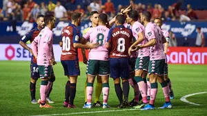 Osasuna y Betis, partido caliente por los puntos en Pamplona: las imágenes del duelo en el estadio de El Sadar