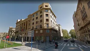 La agresión en Pamplona a un joven que sigue en coma tuvo su origen en el robo de un teléfono móvil