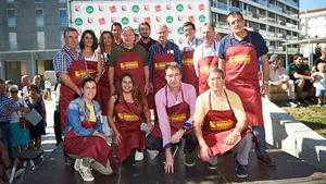 La fiesta de la 'chistorra' llena de diversión y buen ambiente el barrio de La Milagrosa en Pamplona