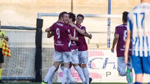 Patinazo en Merkatondoa: el Izarra se deja los tres puntos ante el Haro y entra en la zona de peligro